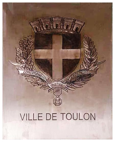 Plaque de sol en bronze réalisée pour la Ville de Toulon