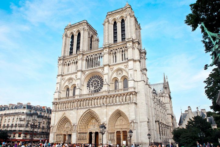 Plaque clou de balisage pour un monument commémoratif