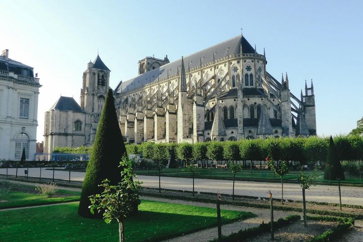 Les différents types de plaques d'inauguration pour les monuments historiques