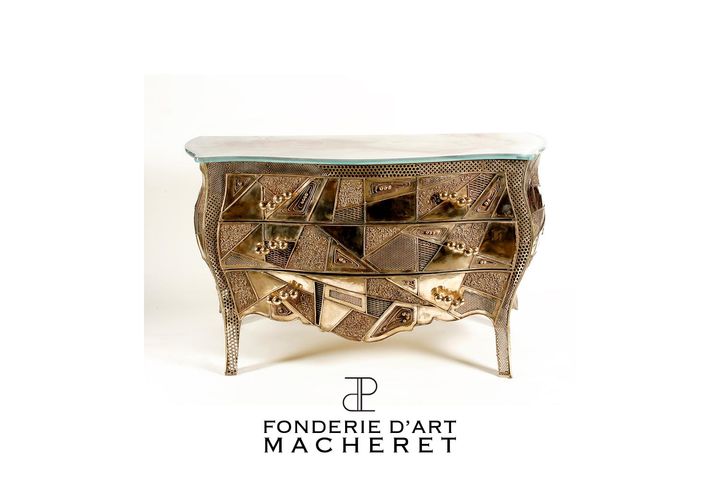 Commode en bronze poli